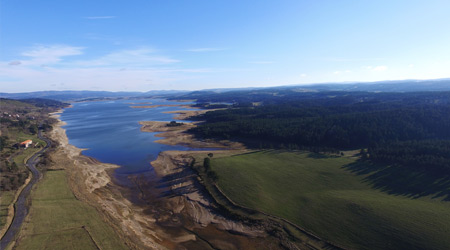 Randonnée pédestre et VTT près du lac de Naussac