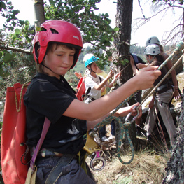 Initiation à l'escalade et rando verticale au bord de l'allier en Lozère 